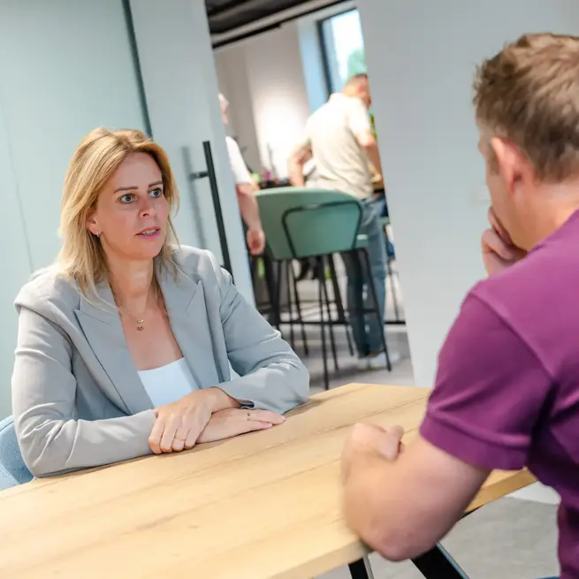 Partners in consultation on customer contact software for customer satisfaction